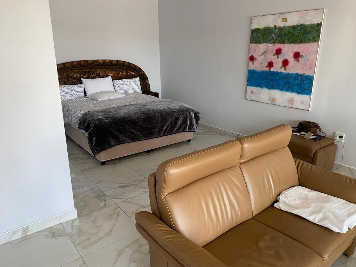 Mukulela Bed & Breakfast Walvis Bay Exterior photo