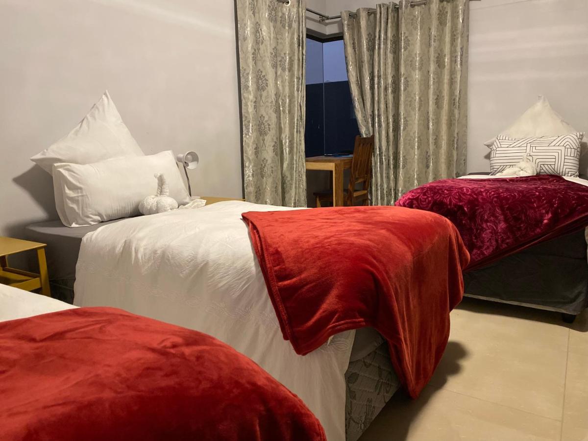 Mukulela Bed & Breakfast Walvis Bay Exterior photo